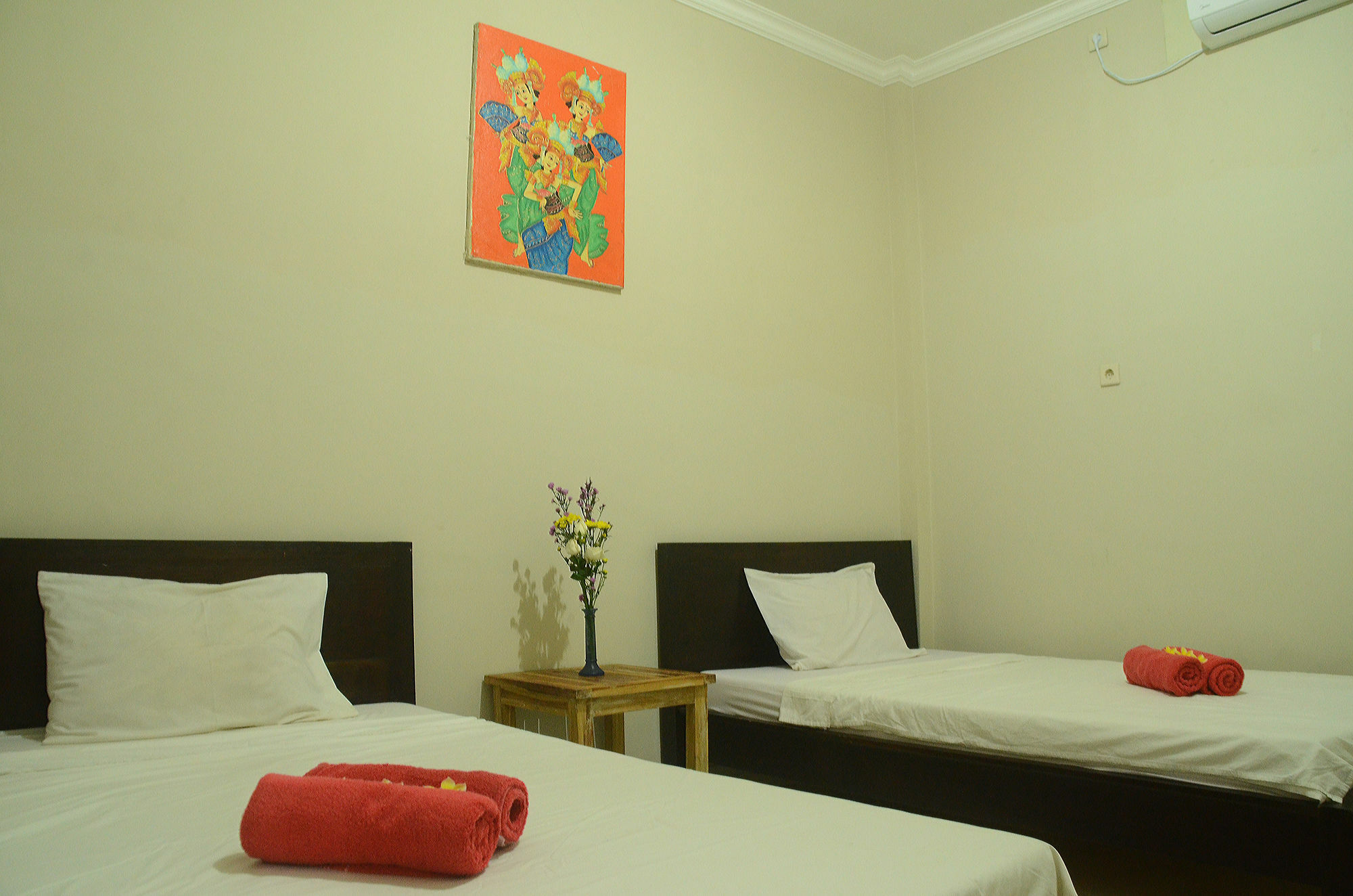 Budget Door Legian Inn Kuta  Exterior photo